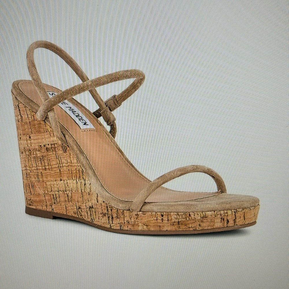 NWOB Steve Madden Women’s Udell Wedge Sandal. Size 9 Color Tan